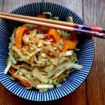 Wok de nouilles et légumes à l'asiatique