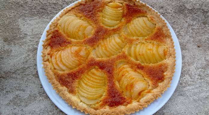Tarte aux poires et aux amandes