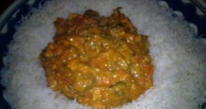 Curry de poulet aux fruits et légumes