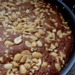 gâteau au chocolat au lait et cacahuètes grillées salées 10a
