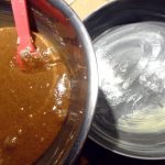 gâteau au chocolat au lait et cacahuètes grillées salées 8