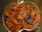 Aubergines aux oignons et tomates
