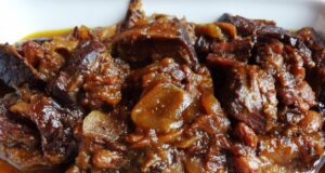 Boeuf aux pruneaux et épices