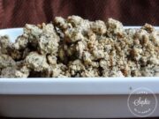 Crumble aux cèpes pour salade