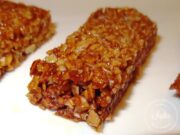 Barres d’avoine caramélisées aux amandes