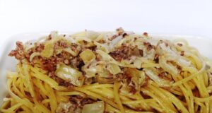 Spaghettis crème, viande, oignons
