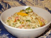 Riz frit aux poivrons et viandes