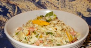 Riz frit aux poivrons et viandes