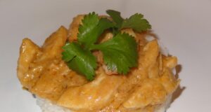 Poulet thaï au lait de coco et cacahuètes