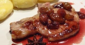 Côte de porc de plein air au sirop de vin aux raisins