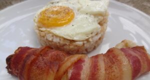 Banane en habit de lard, riz à la noix de coco