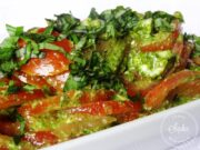 Salade de tomates au chèvre et pesto