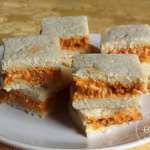 Mini sandwiches au thon et tomates