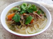 Soupe de canard au basilic thaï