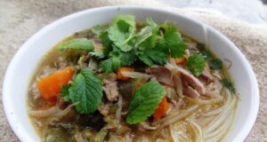 Soupe de canard au basilic thaï