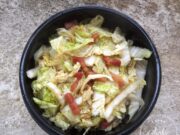 Salade de chou chinois aux lardons caramélisés