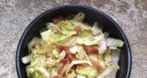 Salade de chou chinois aux lardons caramélisés