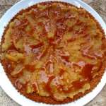 Tarte à la compote et au caramel coulant
