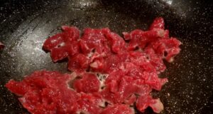 Attendrir le boeuf pour un sauté