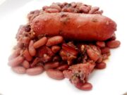 Ragoût de haricots et chou rouges aux saucisses fumées bio