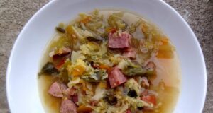 Soupe d’hiver aux saucisses fumées