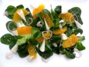 Salade de mâche, orange, radis noir et sésame