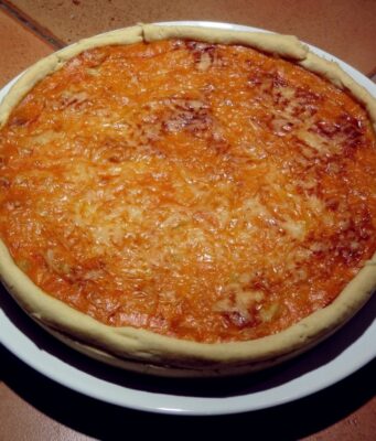 Quiche au thon, tomates et haricots blancs