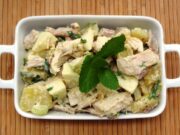 Salade de poulet salée-sucrée
