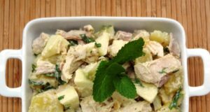 Salade de poulet salée-sucrée