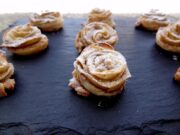 Roses de pommes feuilletées