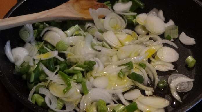 Crevettes à l'ail purée aux oignons frais 3