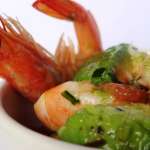 Avocat aux crevettes et pamplemousse rose
