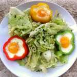 Oeufs surprises aux poivrons 0