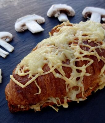 Croissant farci aux champignons