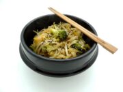 Chow mein brocolis soja