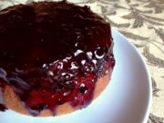 Gâteau tendre à la ricotta, citron, cassis