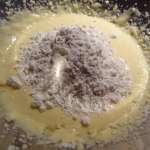 Gâteau tendre à la ricotta, citron, cassis 8