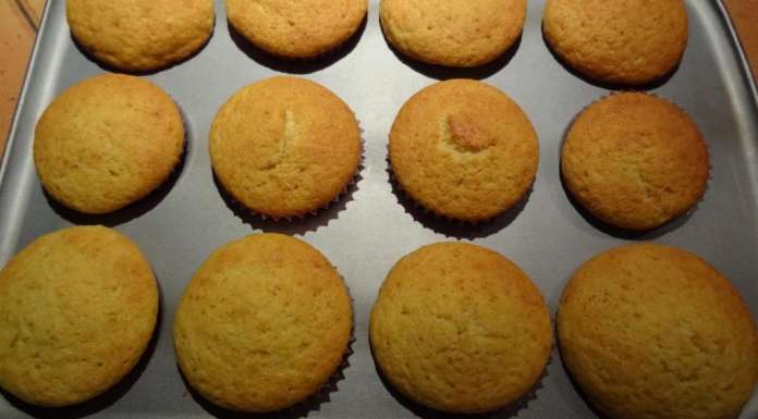 Muffins à la compote glacés au citron 6