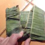 Riz gluant fourré au saumon en feuilles de bananier 7