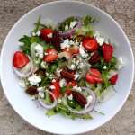 Salade de fraises, roquette et feta 0