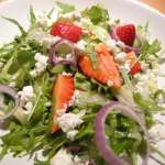 Salade de fraises, roquette et feta 8