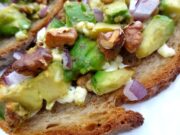 Tartines chaudes à l’avocat