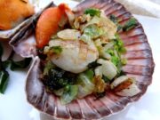 Manx Queenies and mashed peas with mint (Île de Man)