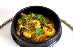 Pâtes sautées au curry (Singapour)