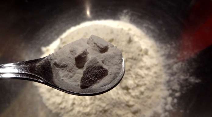 Tortillas de harina y frijoles refrito 1