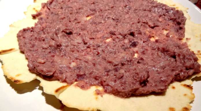 Tortillas de harina y frijoles refrito 19
