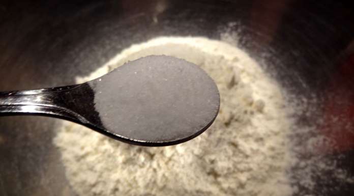 Tortillas de harina y frijoles refrito 2