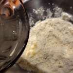 Tortillas de harina y frijoles refrito 4