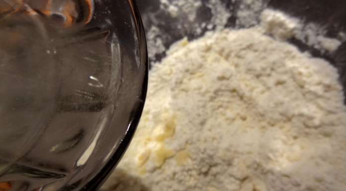 Tortillas de harina y frijoles refrito 4