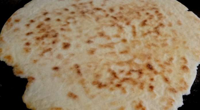 Tortillas de harina y frijoles refrito 8